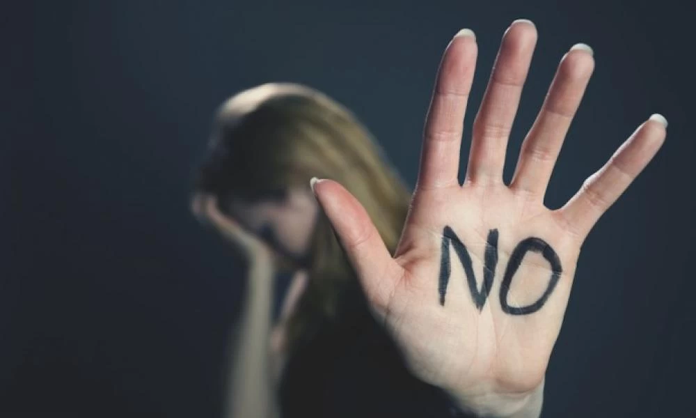 Γαλλία: Νομοθεσία χαρακτηρίζει βιασμό το σεξ με ένα παιδί κάτω των 15 ετών